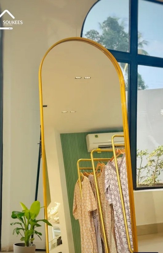 Long Mirrors